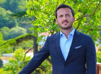 “Milletimiz büyük bir kararlılıkla demokrasinin koruyucusu olduğunu gösterdi”