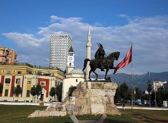 Bakan Kurum Arnavutluk yolcusu!