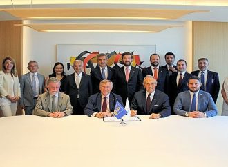 Artaş, Eczacıbaşı Holding ile yeni proje için imzaları attı!