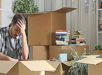 Bekar erkeğe daire kiralamayan ev sahibi yandı!