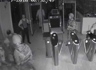 İBB'yi işgal etmeye çalışan hain darbecilere ağır ceza!