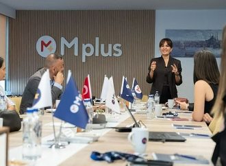 Mplus Türkiye, Yapay Zekâ Çağında Liderleri Geleceğe Hazırlıyor!