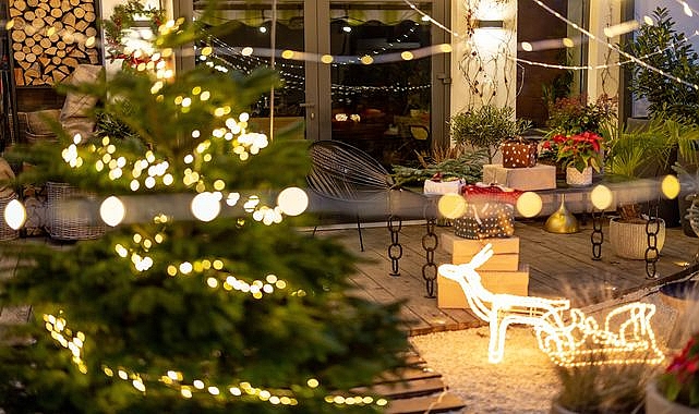 Sanatçılı Yeni Yıl Gala Fiyatları Dudak Uçuklattı!