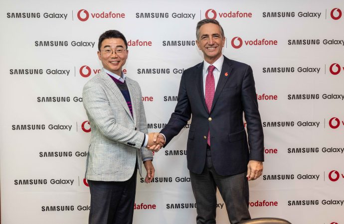 Vodafone ve Samsung’dan Mobil Dünya Kongresi’nde Yeni 5G’li Cihaz İşbirliği