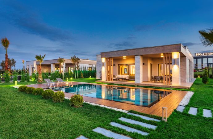 Akyapı’nın Büyükçekmece’deki Lüks Villa Projesi Big Country’de Yaşam Başladı!