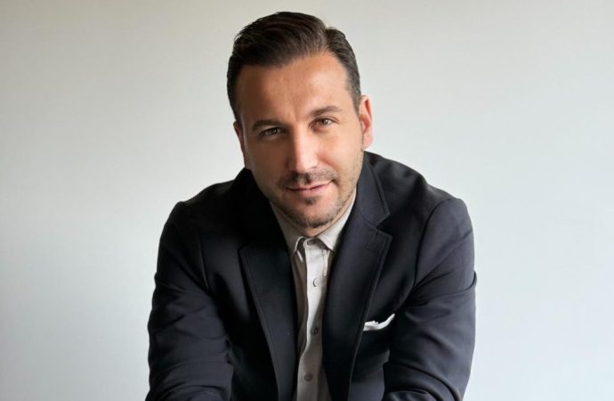 Mimar Salih Çıkman “Mimarlık ve İnşaat Sektöründe Dijital Dönüşüm Artık Bir Tercih Değil, Gereklilik…”