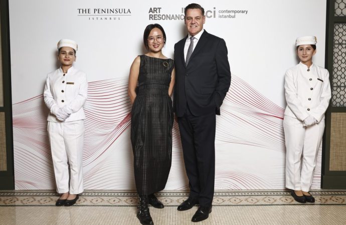 The Peninsula Istanbul, Art in Resonance Programı Kapsamında, Lin Fanglu’nun She’s Bestowed Love Enstalasyonunu Büyüleyici Bir Davetle Sanat Severlerle Buluşturdu…