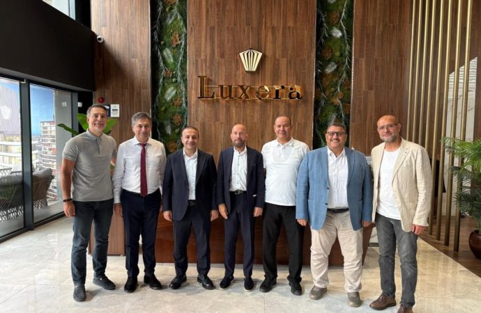 Luxera GYO, Veliefendi’de 10 Milyar TL’lik Proje İçin İmzaları Attı